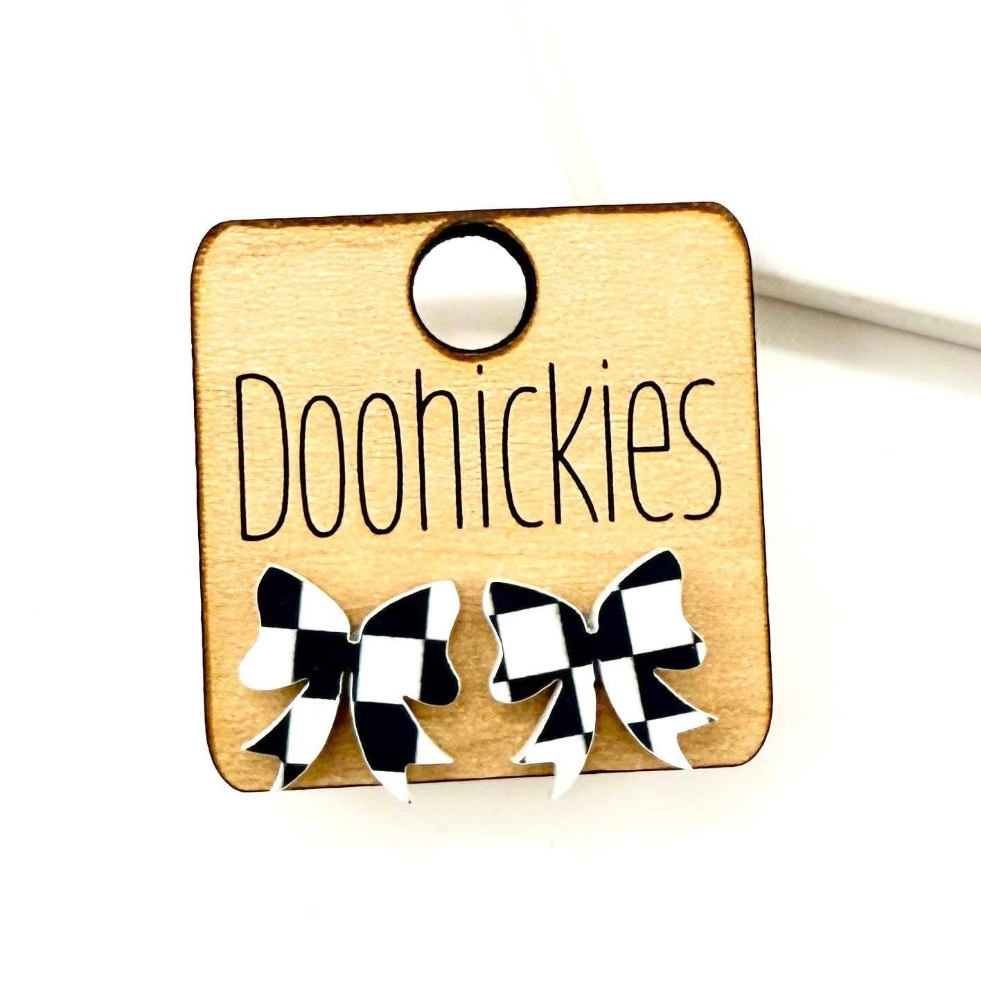 15mm Checkered Bow Studs