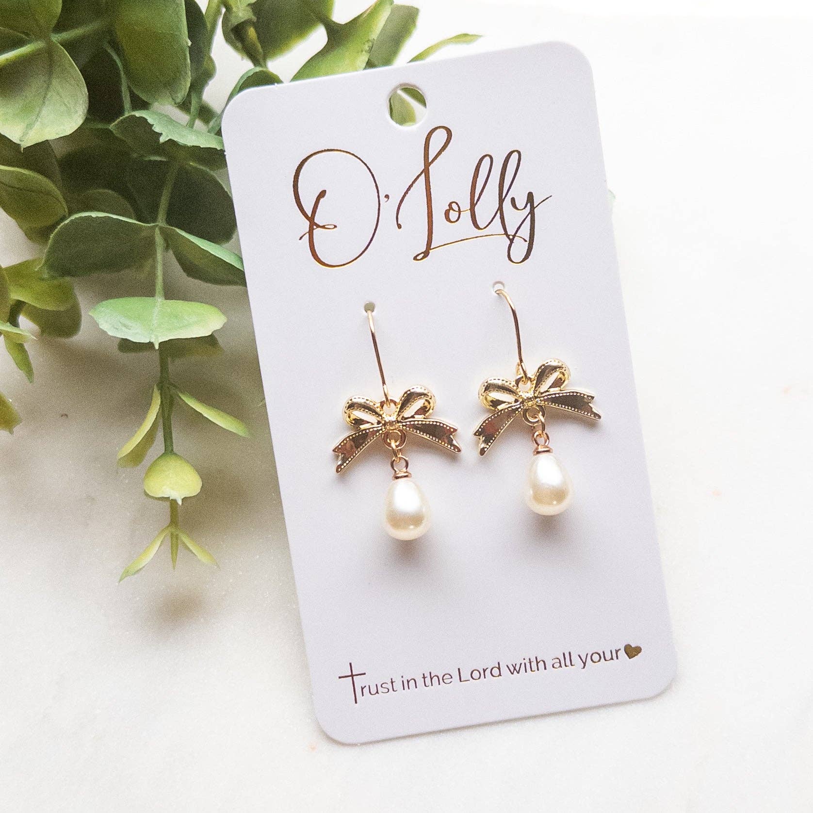 Gold Bow w/Teardrop Pearl Earrings “Emmy”